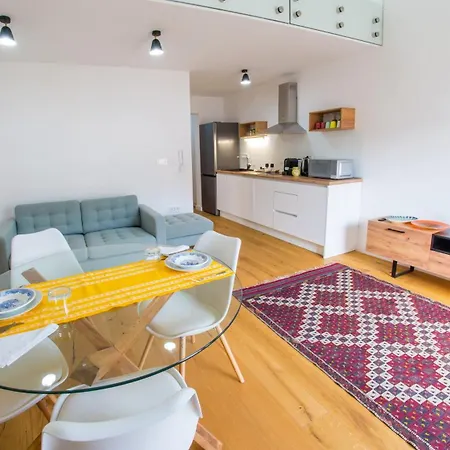 Gallery M And A - With Pool *