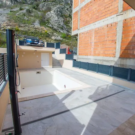 Gallery M And A - With Pool شقة