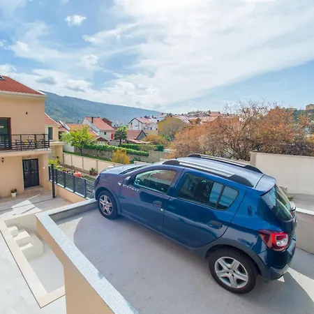 Gallery M And A - With Pool *