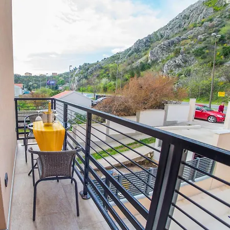 Gallery M And A - With Pool Mostar