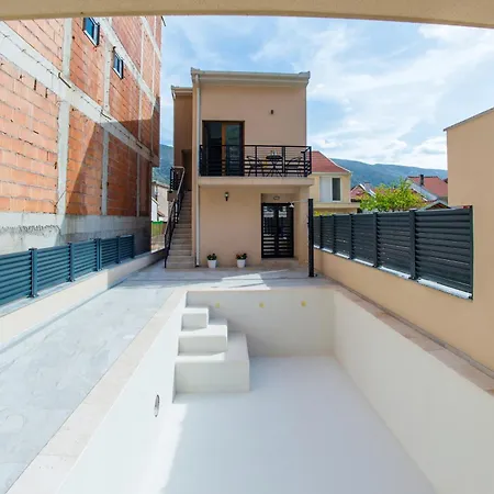 Gallery M And A - With Pool Appartement Mostar