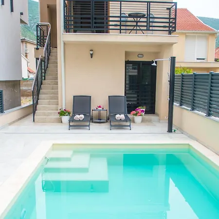 Gallery M And A - With Pool Appartement Mostar