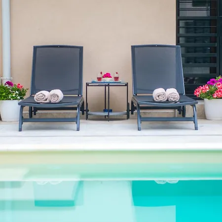 Gallery M And A - With Pool モスタル