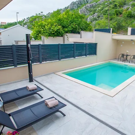 アパート Gallery M And A - With Pool モスタル