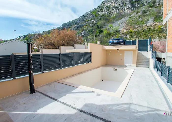 Apartman Gallery M And A - With Pool