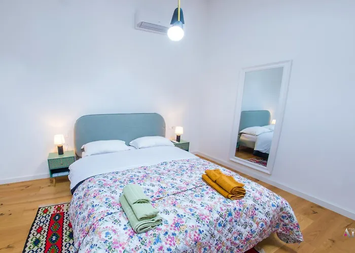 Gallery M And A - With Pool *