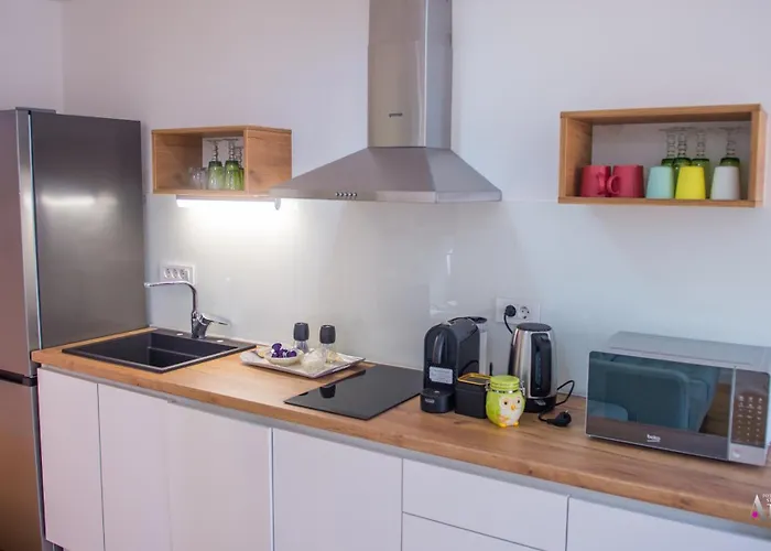 Gallery M And A - With Pool *