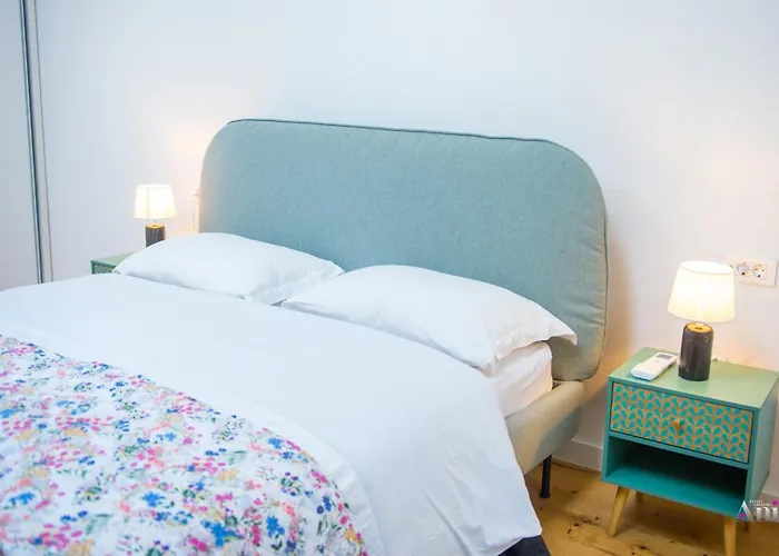 Gallery M And A - With Pool Apartman