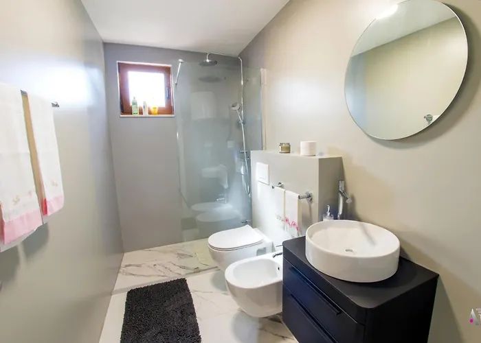 Gallery M And A - With Pool Apartman *