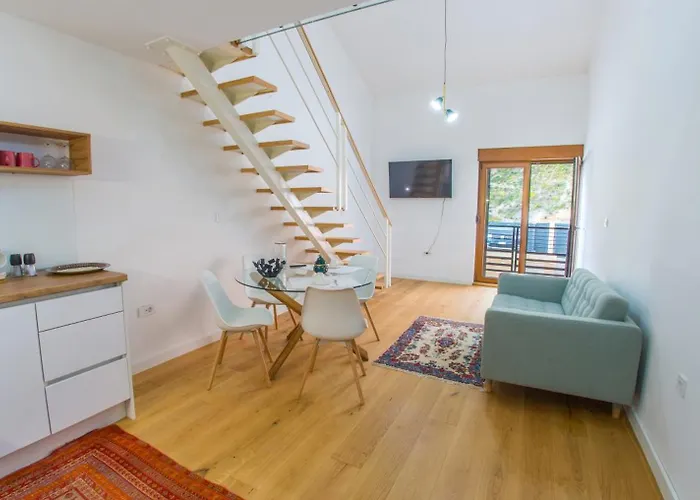 Apartman Gallery M And A - With Pool