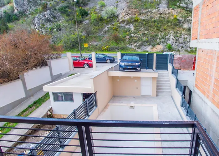 Gallery M And A - With Pool